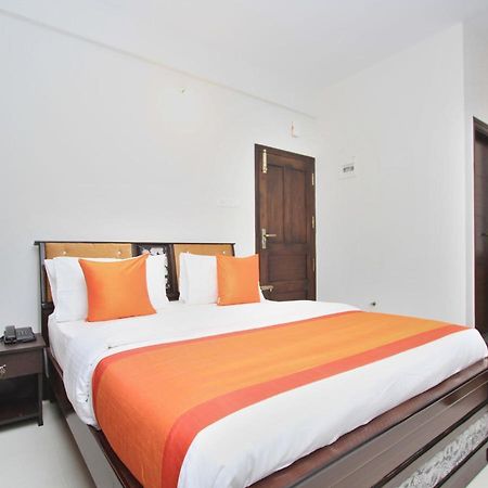 Oyo 12033 Hotel Royal Residence Bangalore Exteriör bild