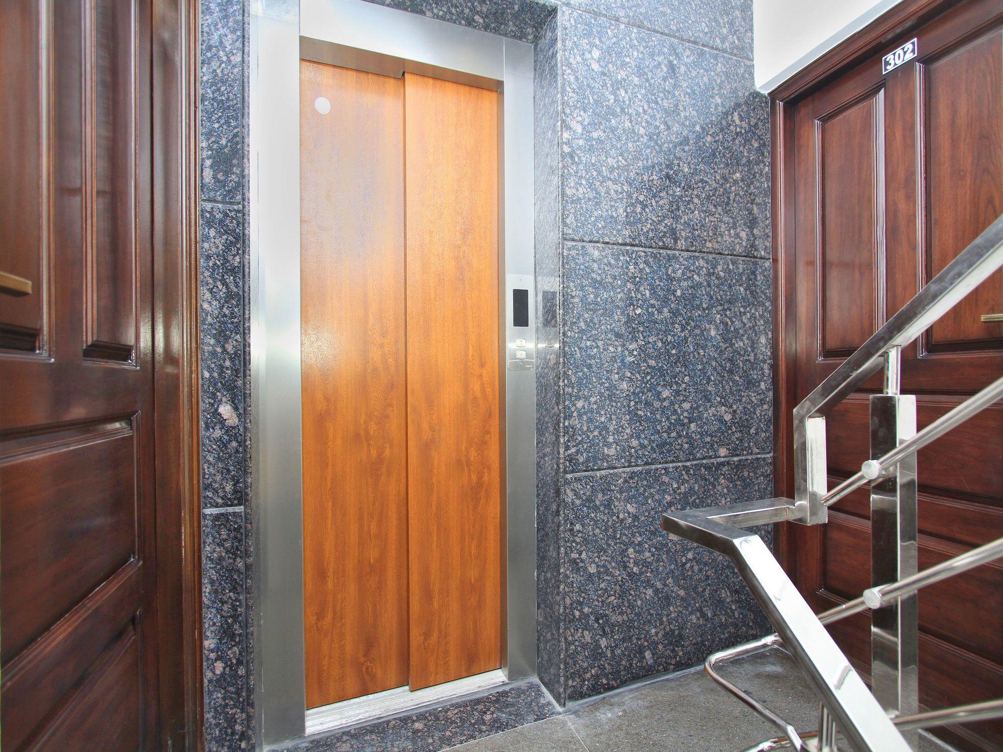 Oyo 12033 Hotel Royal Residence Bangalore Exteriör bild